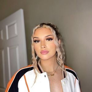 Meet your Posher, Jade